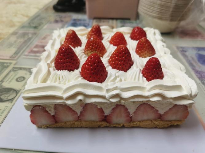 草莓浓香芝士蛋糕热量多少